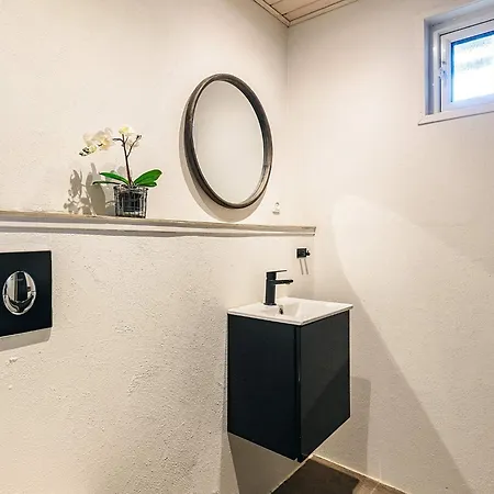 8 Person In Albaek-by Traum * Ålbæk