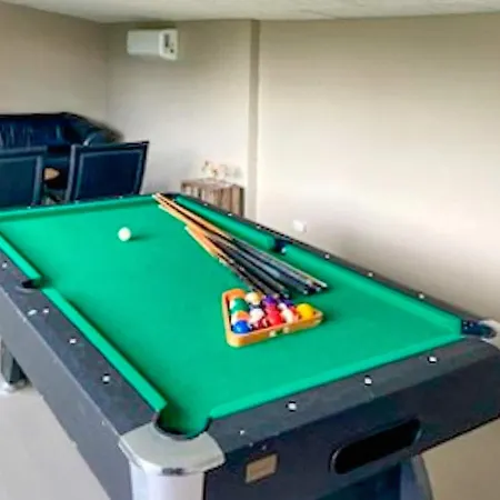 8 Person In Albaek-by Traum *